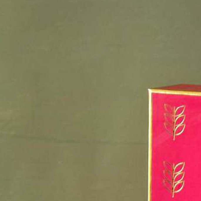 SNACK & SNUGGLE GIFT BOX